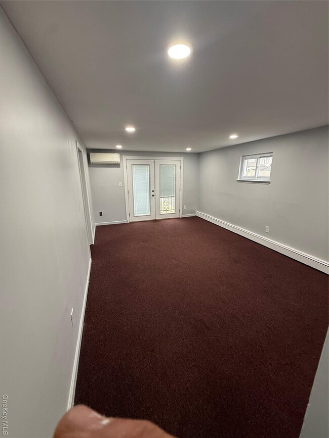 Building Photo - 28 Weir St