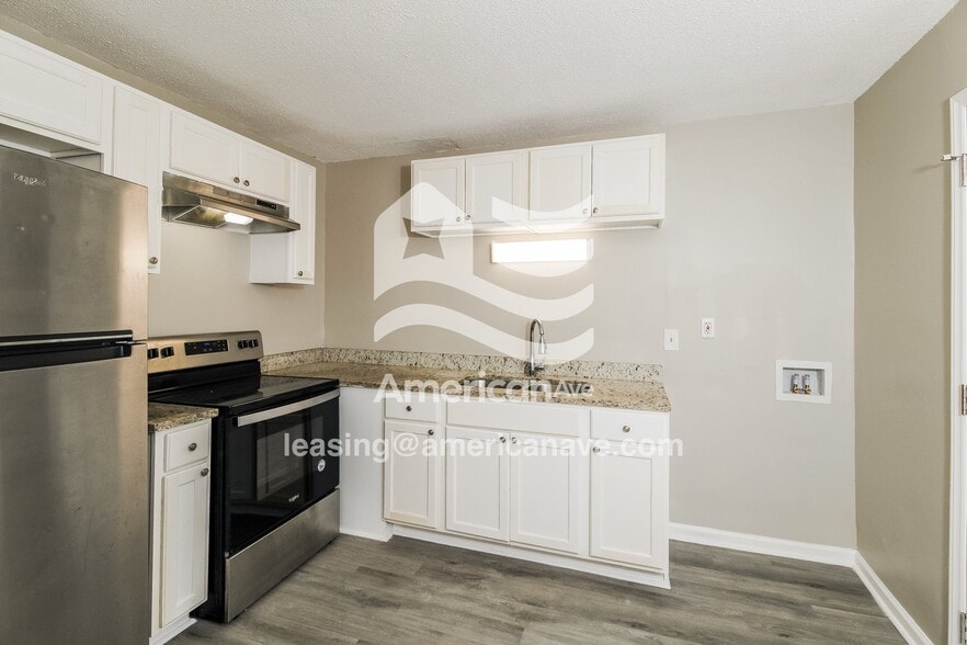 Building Photo - 212 Woodcrest Dr