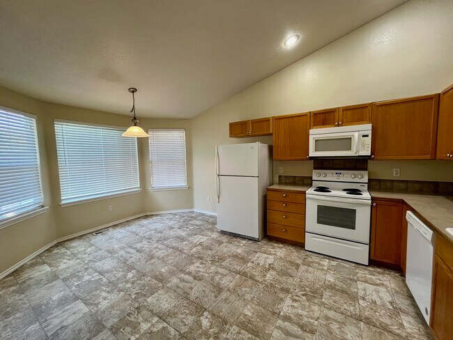 Building Photo - 16426 N Asbury Dr