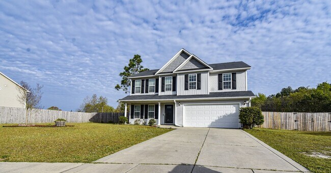 Primary Photo - 4 bedroom, 2.5 bathroom Home!