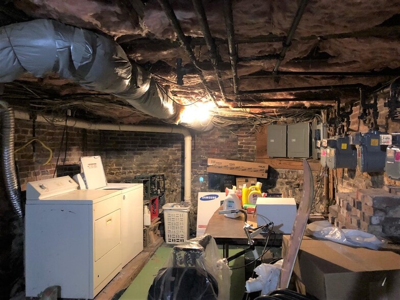 Building Photo - 81 Tremont St