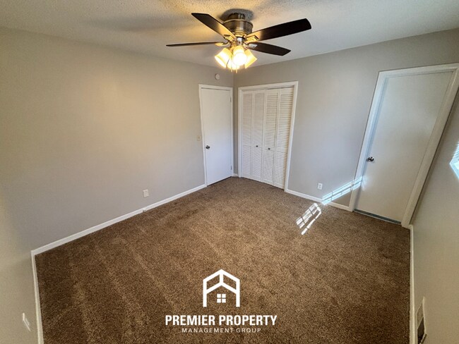 Building Photo - Spacious 3BR Home Near Birmingham w/ Hardwood Floors, Fenced Yard & Garage