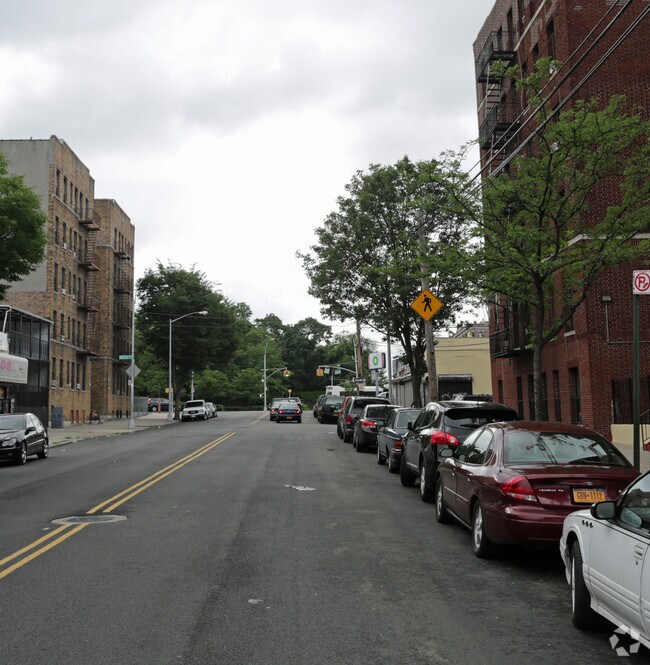 Building Photo - 795 Garden