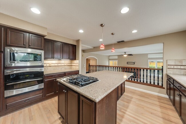 Building Photo - Stunning Folsom Split-Level Home with Pool & 3-Car Garage in Quiet Cul-De-Sac