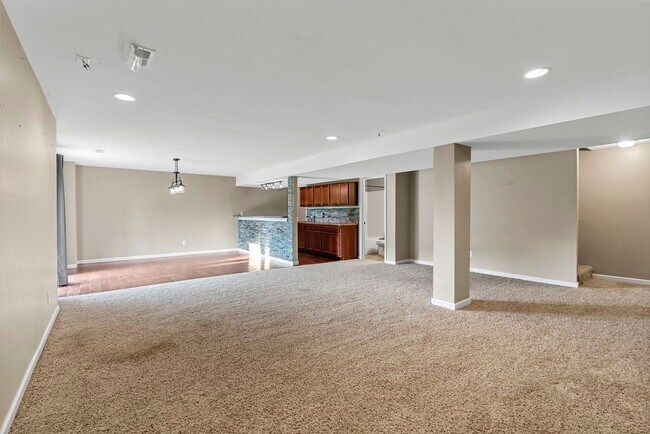 Building Photo - Spacious 3-Bed, 3-Bath Home in Wentzville