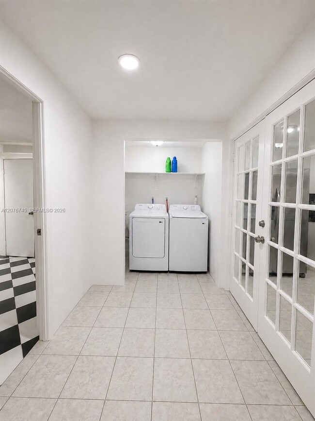 Building Photo - 3011 SW 117th Ave
