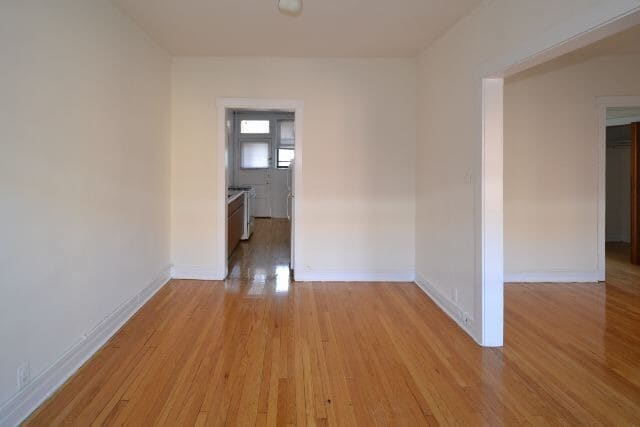 Building Photo - 830 W Waveland Ave