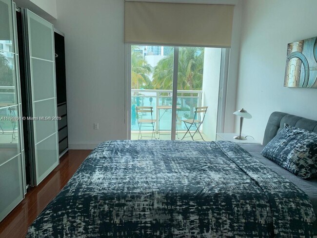 Building Photo - 950 Brickell Bay Dr