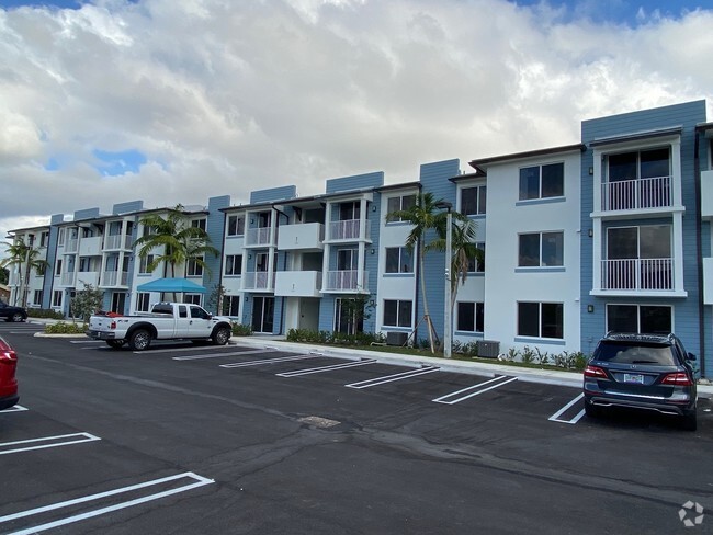 Building Photo - Lanai Landings