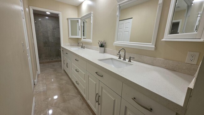 Building Photo - 7743 La Mirada Dr
