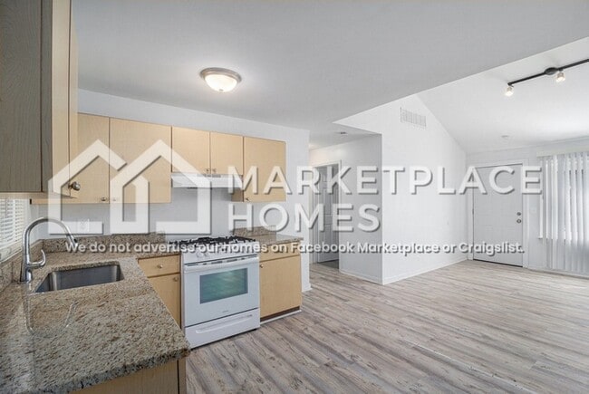 Building Photo - 3059 Alvina Ave