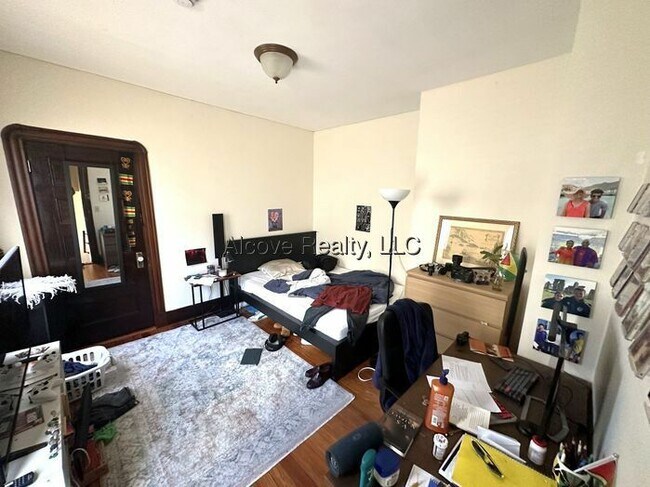 Building Photo - 139 College Ave