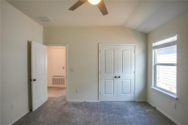 Building Photo - 545 Ayinger Ln