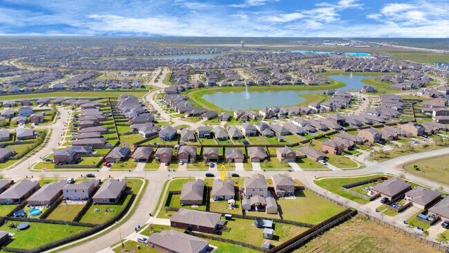 Building Photo - 2430 Regatta Ln