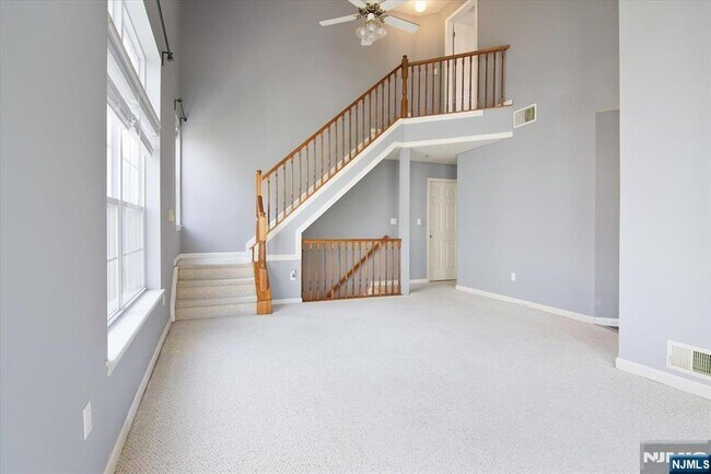 Building Photo - 1125 Hyde Park Ct