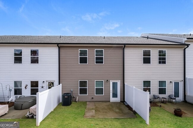 Building Photo - 5350 Fox Den Rd