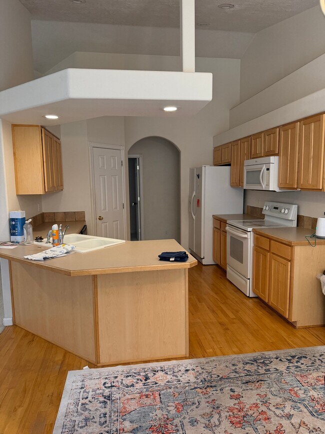 Building Photo - 14170 W Guinness Ct