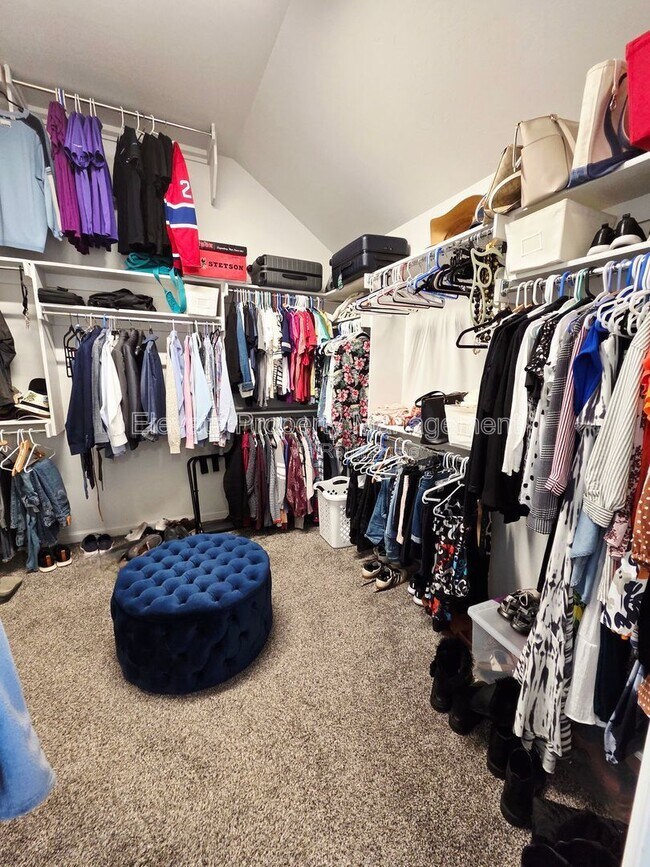 Building Photo - 1101 Sawmill Rd