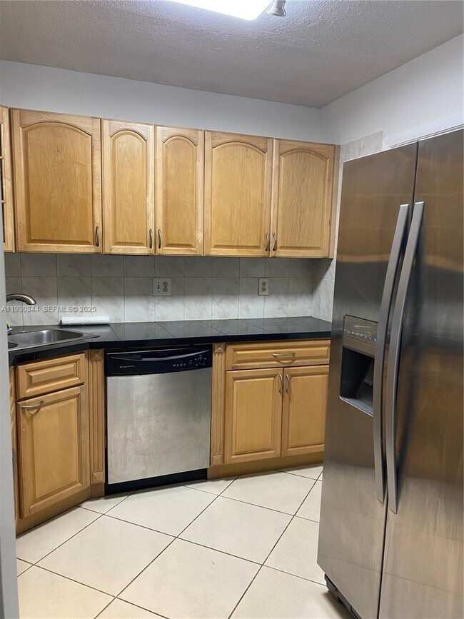 Building Photo - 1801 S Ocean Dr