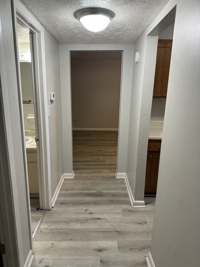 Building Photo - 3210 Tallywood Dr