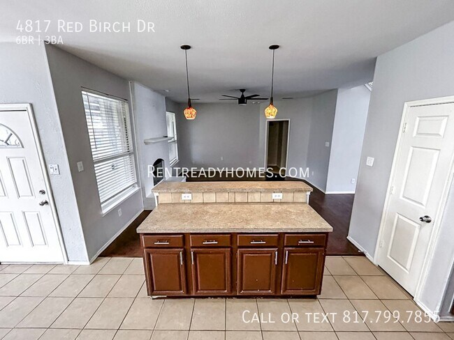 Building Photo - 4817 Red Birch Dr