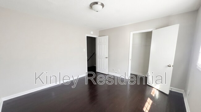 Building Photo - 613 Key St