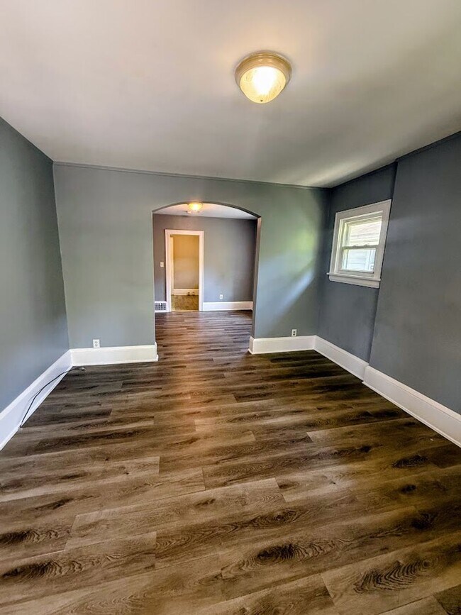 Building Photo - Two bedroom one bathroom single level home for rent