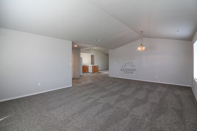 Building Photo - 7611 Pender Dr