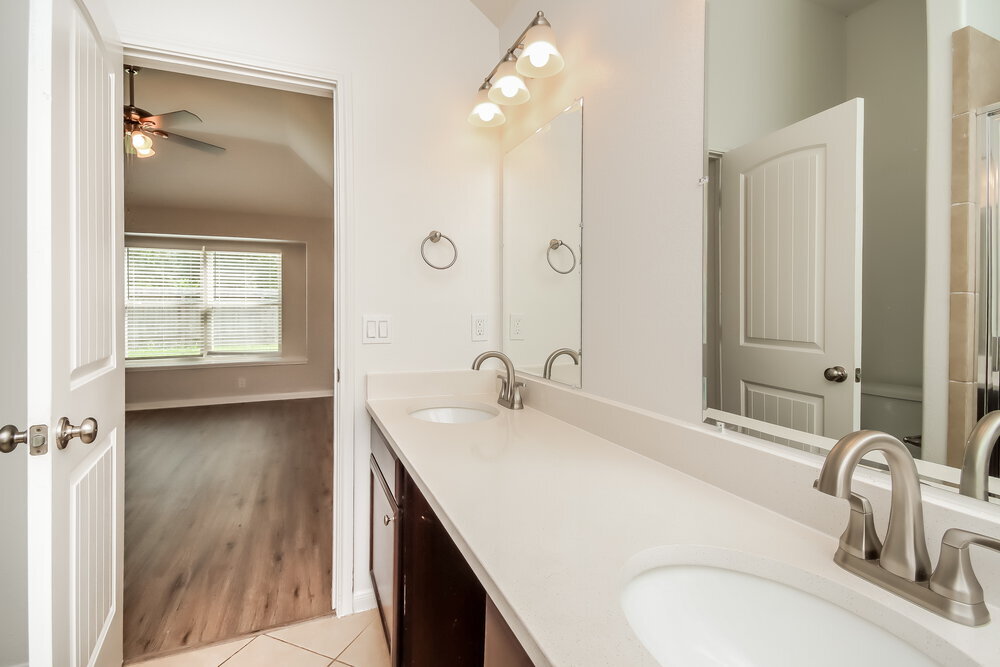 Building Photo - 5219 Gulf Stream Ln