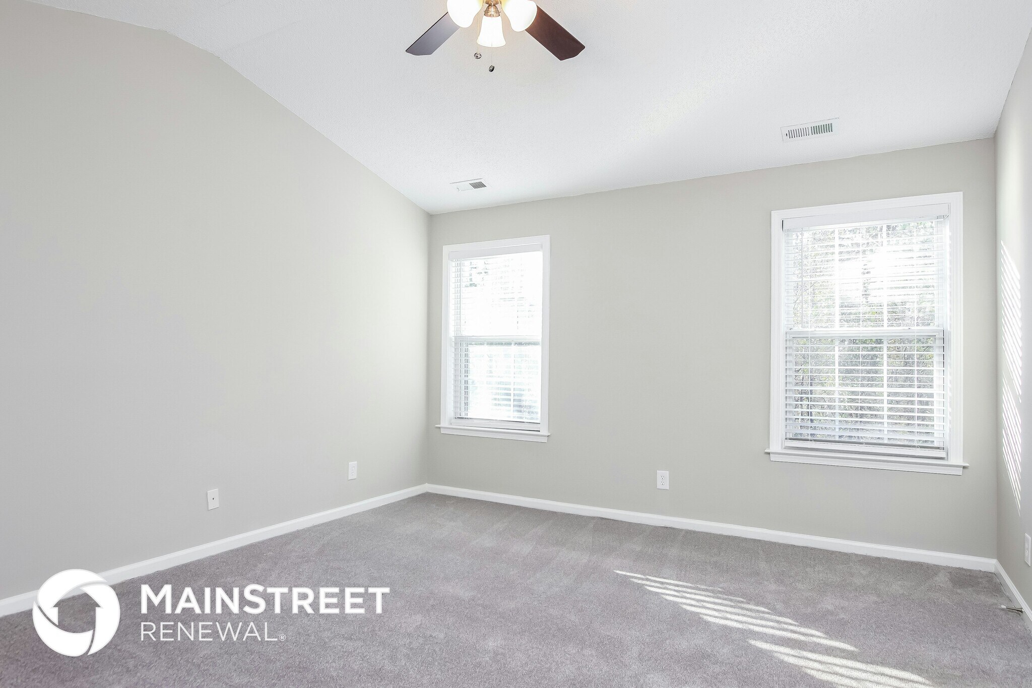 Building Photo - 3912 Toyon Dr