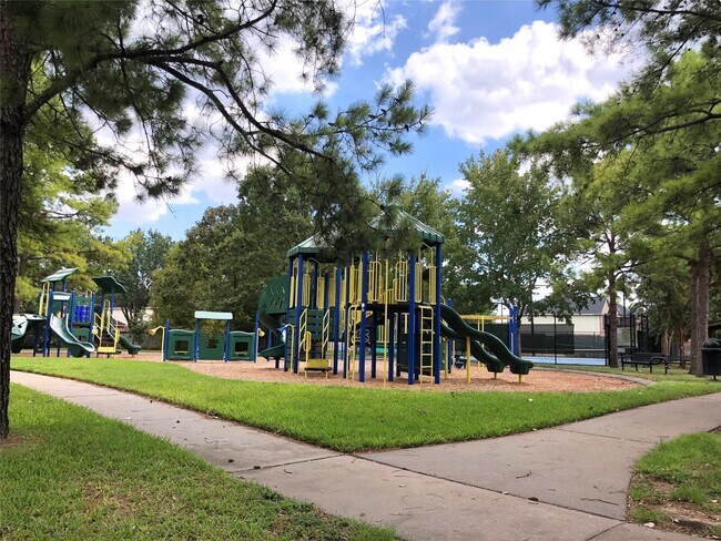 Building Photo - 18126 Somerset Knolls Ct