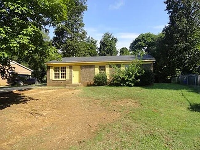 Building Photo - Must see ,This 3-bedroom, 1-bath home in Rock Hill South Carolina,