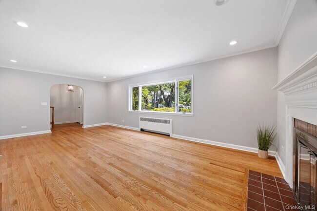 Building Photo - 1 Blackthorn Ln