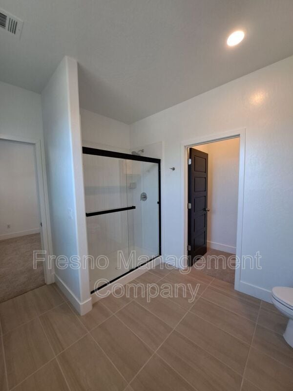 Building Photo - 524 W Balsam Ln
