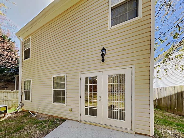 Building Photo - 220 Osmanthus Way