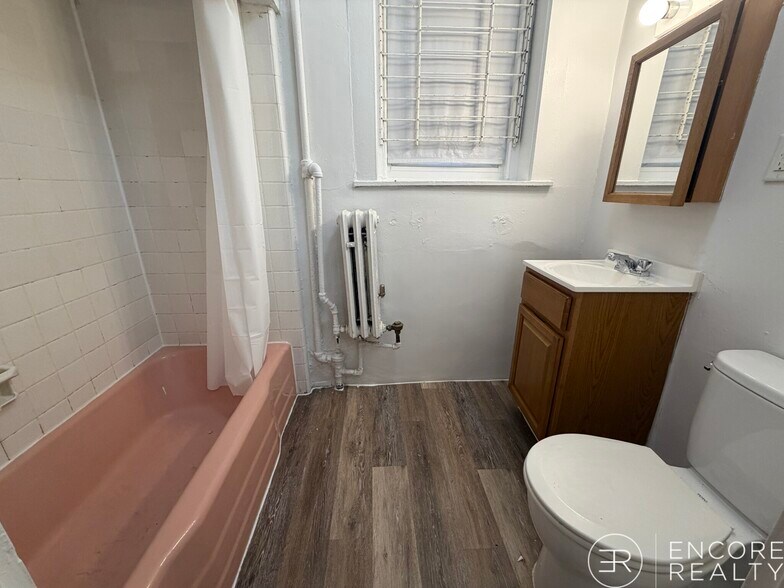 Building Photo - 123 Sutherland Rd