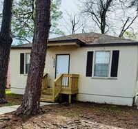 Building Photo - 3628 Chippewa St