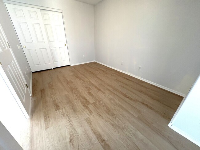 Building Photo - Sunrise & Sabino Canyon Four Bedroom Rental