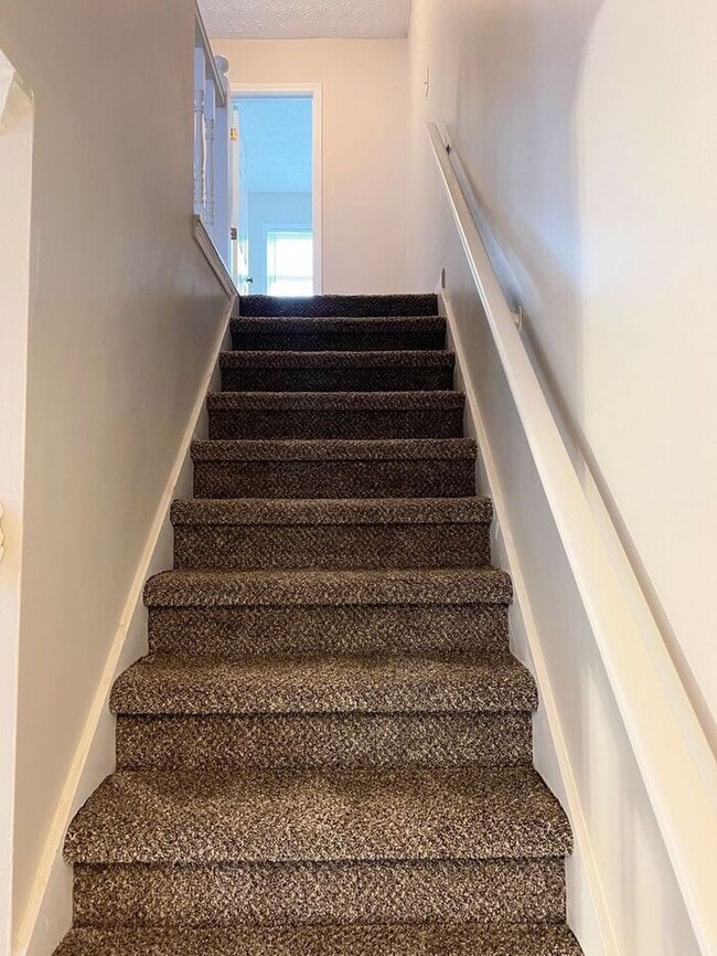 Building Photo - NOW READY!! 2 bedroom 2.5 bathroom in Snel...