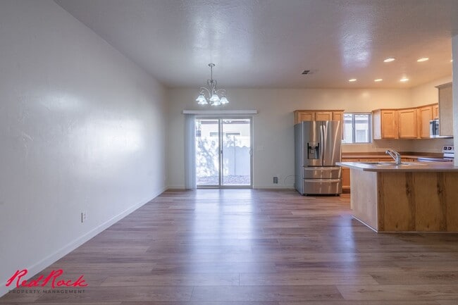 Building Photo - 484 N 2480 W