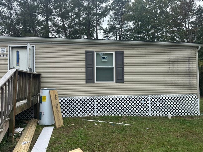 Building Photo - 43665 Pump House Ln