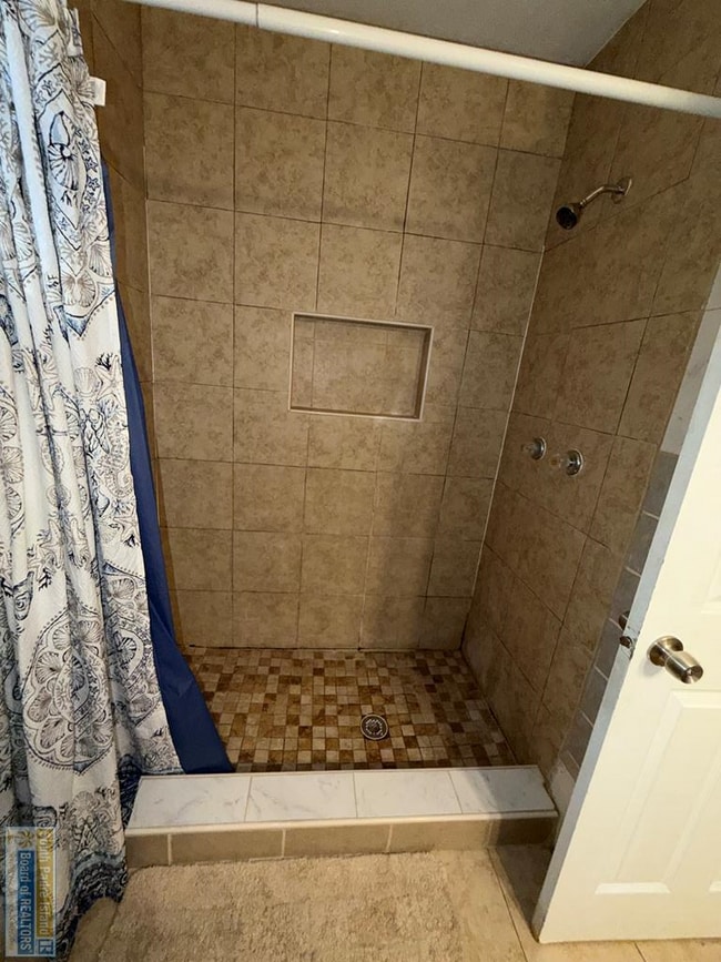 Building Photo - 121 E Madison St