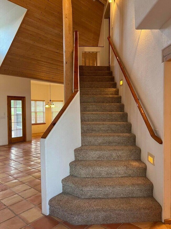 Building Photo - 16 Vista Encantada Dr