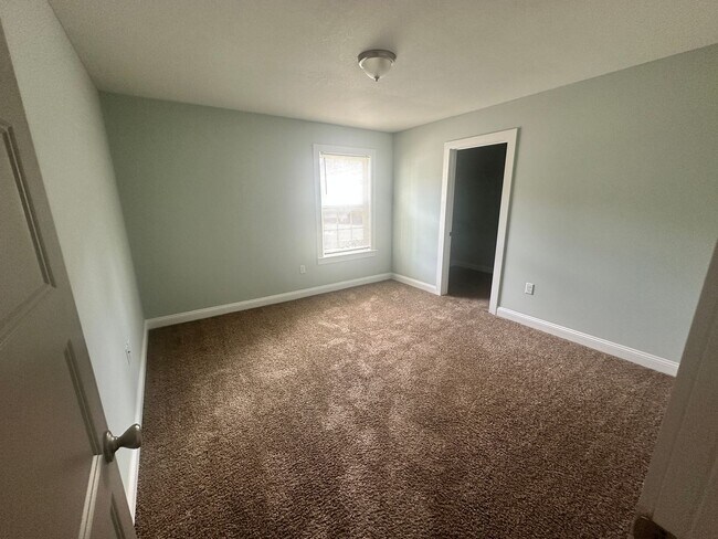 Building Photo - 2 Bedroom 1 Bath  Duplex in Hahira