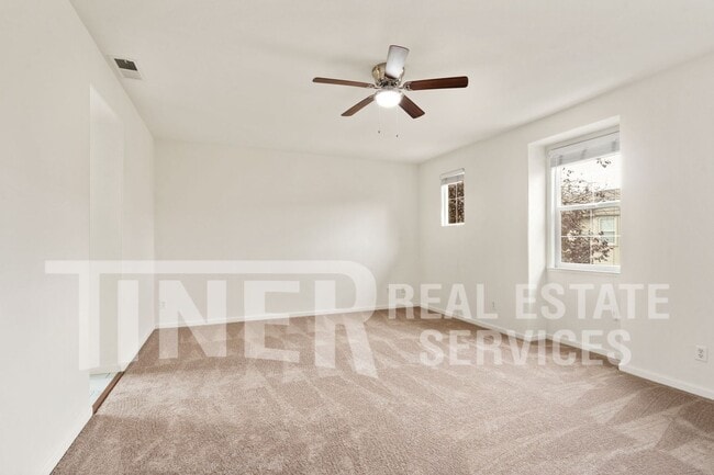 Building Photo - 5 Mantauk Point Pl