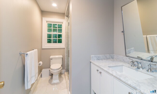 Building Photo - 36 Kingswood Pl