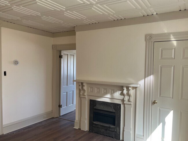 Living room - 309 Biddle Ave