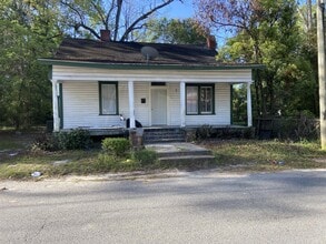Building Photo - 907 W Magnolia St