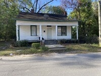 Building Photo - 907 W Magnolia St