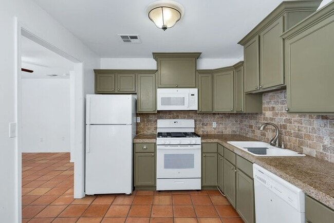 Building Photo - Charming home located in a highly convenient central Phoenix area